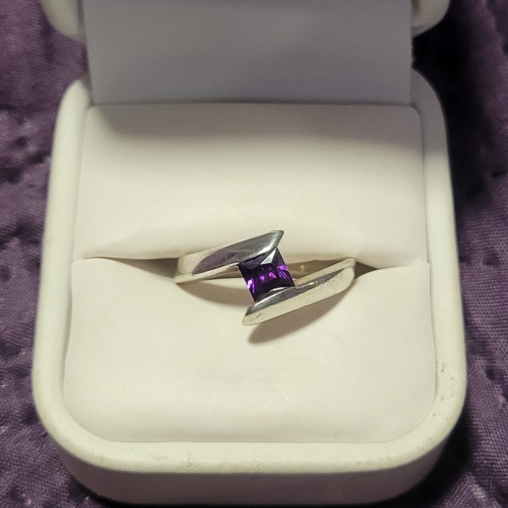 Sterling Silver Ring Dark Purple stone